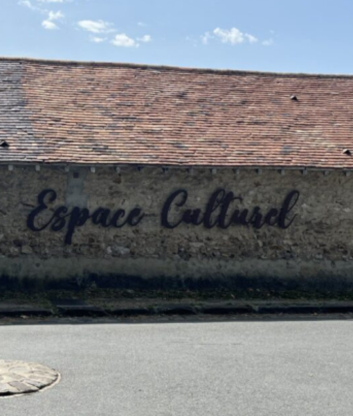 Couverture de Un nouvel espace culturel à Fontaine-le-Port
